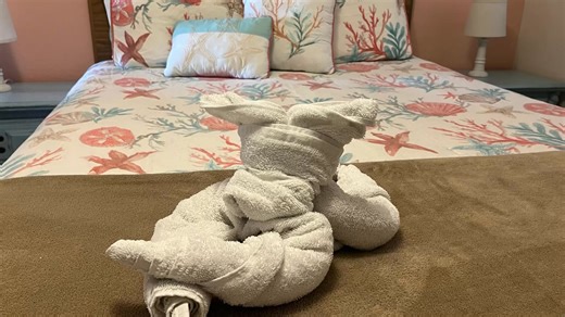 🌞✨ CANDLELIGHT COTTAGES — YOUR BEACH GETAWAY AWAITS! ✨🌞 Escape the ordinary and slip away to Rockport’s best-kept secret… Candlelight Cottages by the Beach! Family-owned, guest-obsessed, and just steps from the sand — your perfect vacation starts HERE. 💛🌊 🏡 Charming Cottages 🌴 Pet-Friendly Stays 🔥 BBQ & Picnic Areas 🌅 Observation Deck Views 🚶‍♀️ Walk to Rockport Beach 📍Centrally located to Shops, Restaurants and downtown Rockport We listen. We care. We make your stay special — because 