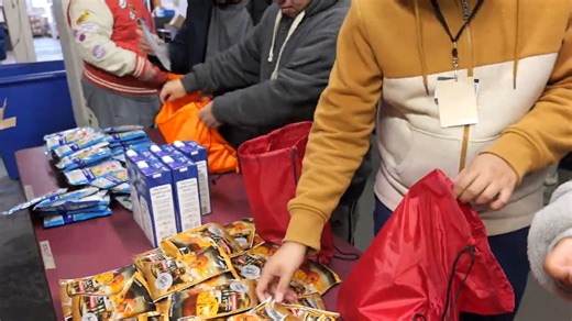 Transitions Academy students are making a difference for district families 🍞🎒 The HPS weekend backpack program provides essential grocery items to families every Friday at dismissal, helping families bridge food insecurity over the weekends and holidays. Each week, students from Transitions Academy pack the bags for distribution, ensuring each family receives a well-stocked bag of non-perishable essentials. For more information on the weekend backpack program, contact your school’s FACE coordi