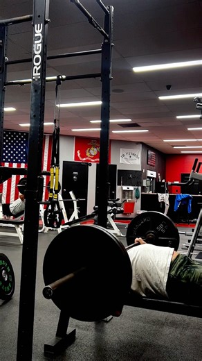 225 Bench Press x3 — This Is How You Build Strength (Beginner Friendly)