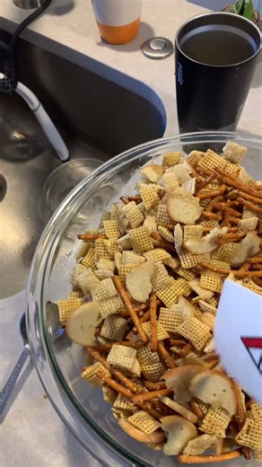 Not another food video #chexmix #cookies #crimmus