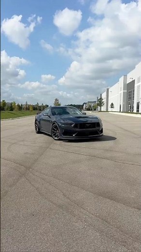 The 2025 Ford Mustang Dark Horse is one of the best muscle cars you can buy!