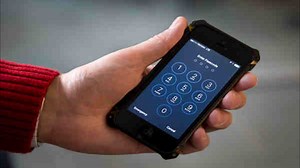 Apple, FBI in staredown over iPhone encryption in San Bernardino shooting