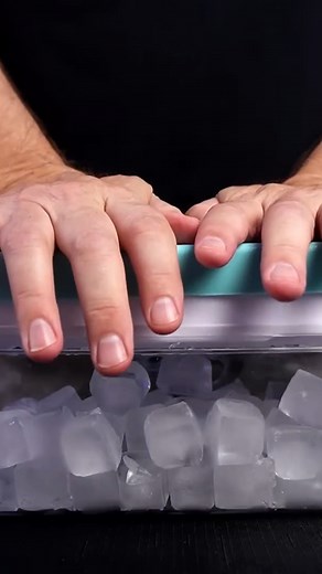 16K views · 362 reactions | This Ice Cube Tray utilizes a push mechanism for easy and fast ice cube dispensing. 流 | Freakin' Reviews | Facebook
