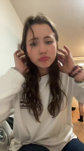 Expressive Hand Movements Tutorial for Beginners