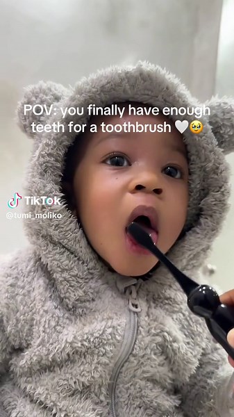 Celebrating Baby's Milestones: First Toothbrush Experience