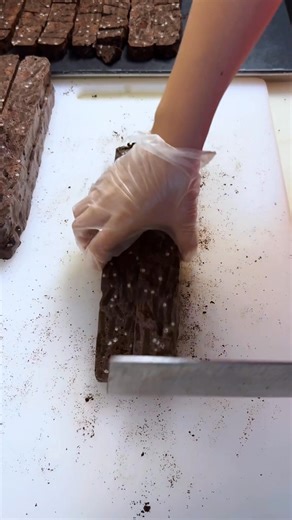 196K views · 1K reactions | The Most Relaxing Chocolate Snowflake Nougat You’ll Ever Watch #ASMR | Lele乐乐 | Facebook