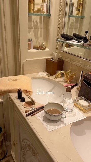 Emma Rose on Instagram: "My everyday makeup routine just went live over on YouTube 🤎"