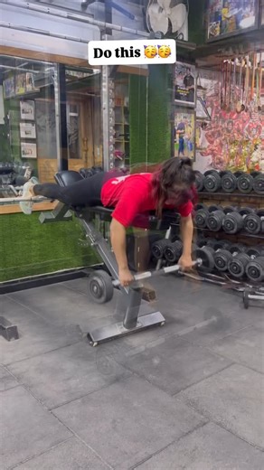 fit_bicep_queen_preeti on Instagram: "Your gym doesn’t have a prone row machin??? 😏 Do this bench support barbell row instead for the same crazy back activation No prone row machine at your gym ? No problem set a bench at high level, rest your chest on it…and row the barbell to your lower chest this variation removes lower back stress, looks in your form and targets your last , upper back and rear delta just like the machine perfect for building thickness safely and effectively…👍👍👍😁 . . . .
