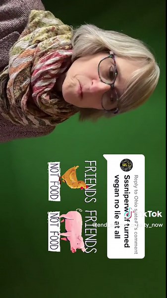 SSSniperWolf: Vegan or Not? Reading Comments & Reactions