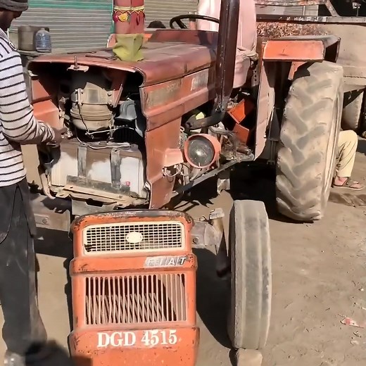 26K views · 735 reactions | Heavy Load Disaster! Tractor Trolley Frame Breaks in Two - Watch the Full Repair Process | Anil Kapoor | Facebook