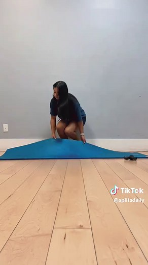 DAY 19 Stretches: Improve Flexibility with Anna McNulty