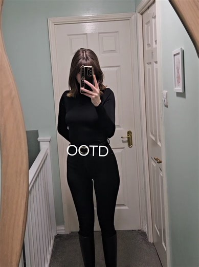 The power of dressing for your body type. ✨️ Same body. Different clothes. Very different result. #figure8bodyshape