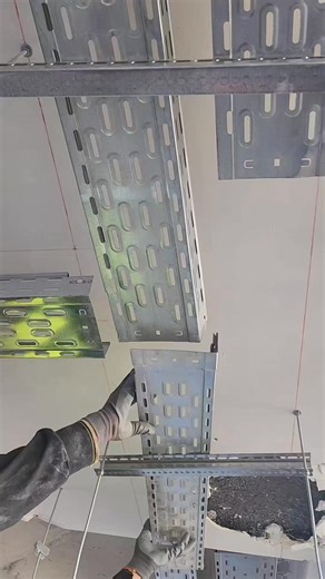 6.1K views · 26 reactions | installation chemin de câble ( T ) #electricity | كهرباء عام | Facebook