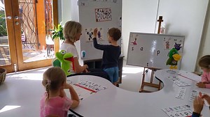An early intervention for Dyslexia, at the Learning Centre, Noosa. Wiring brains for reading and spelling with the SSP Speech Sound Monsters. | Word Mapping with Speech Sound Pics and Phonemies | Facebook