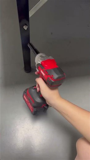 Electric wrench your loading and unloading helper #tools #install #electricwrench#diy