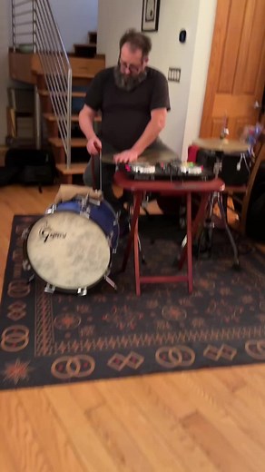 Exploring Bowed Cymbals in Experimental Music