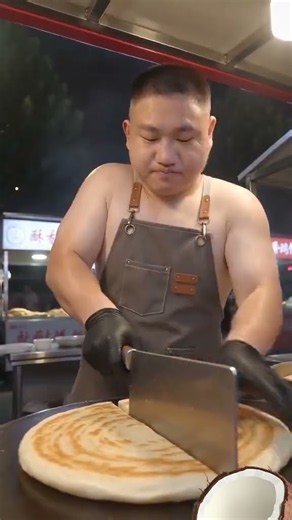 Summer solo trip check-in, the street vendor's knife skills are so satisfying!: #SummerLimitedSol...