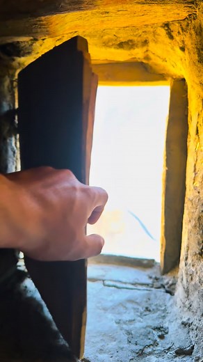 Window View … 🪟🏔️🍂 . Location 📍Altit Fort Hunza 🇵🇰 . 🎥: @seeyouingilgitbaltistan . #autumn #reels #beautifuldestinations #autumnvibes #nature #autumncolours #tourism #reelitfeelit #windowview #trendingreels #reelsinstagram #explore #gilgitbaltistan #reels #mountains #explorepage #hunza #hunzavalley | WaQar JoHar