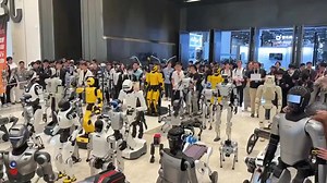 🇨🇳🤖Robots gathered at the IROS 2025 robot conference now being held in China's Hangzhou! Based on my visual confirmation, most of the robots are from Chinese tech companies, with very few global competitors. | Lucia studio