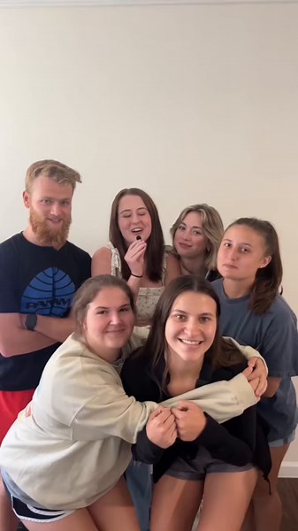 #greenscreenvideo Meet my campaign team! UA students - Be sure to vote for me as your 2023 University of Alabama Homecoming Queen on October 10th from 7am-7pm in myBama! #servewithsydney #homecomingqueen #universityofalabama