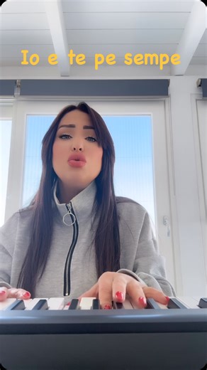 4.1K views · 95 reactions | Suonare è stata sempre la mia passione Forse poco intraprendente nel volerla coltivare ma spesso mi accompagnò nelle cose che mi piacciono Oggi per voi Io e te pe sempe live | Stefania Lay | Facebook