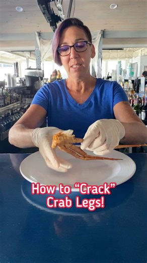 Ever wonder if there’s a method to madness of cracking crab legs 🦀 Perhaps you are looking for an easier, more effective way to crack crab legs? Let Jen show you how to get the job done ✔️ #crab #crablegs #seafood #beach #racingsnorthturn #ponceinlet #foodies #tips #tipsandtricks #foodietips #LikeFollowShare #share | Racing's North Turn