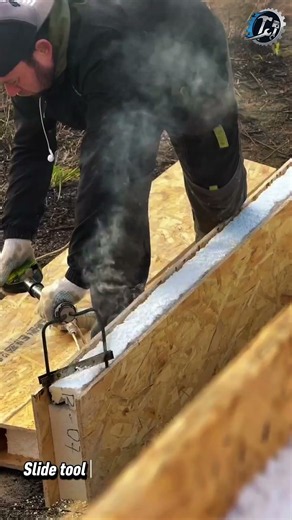 Cutting Foam Core Strips With A Hot Wire Tool 🔥🪚 #sippanel #insulation #construction