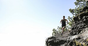 RC Singlet runs high and light alongside the Kinabalu RC. Check out the whole #blackandyellow SCOTT RC range to help you better your PBs while looking ace: http://bit.ly/2oJ2eUW #SCOTTrc #thisisrc | SCOTT Sports