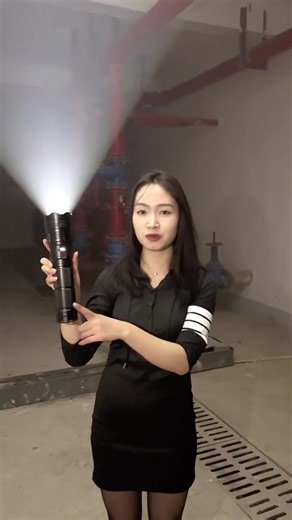 Super Bright Flashlight with power display screen#flashlight #tech #gadget #outdoors #flashlightchallenge