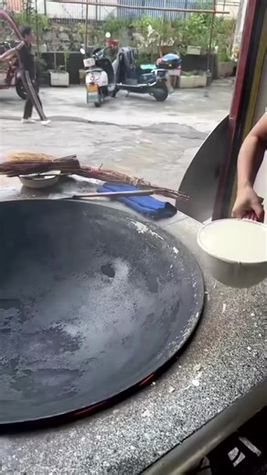 Exploring Disneyland Paris: New World of Frozen Unveiled!