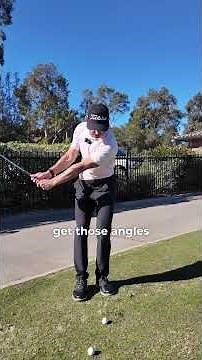 Wrists or No Wrists When Chipping? #golfswing #golftips