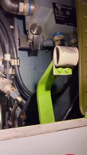 LAXJETTECH on Instagram: "The fan cowl latch indication system handle on the 737 MAX Leap-1B is the extended latch handle on the fan cowl itself that provides a visual indication of whether that latch is properly closed and secured. When the handle is pulled down it rotates the white blade to uncover the center latch. At the same time the handle pull down prevents you from closing the engine oil tank access giving you a hint the engine isn’t properly closed & secured. It’s not a cockpit control