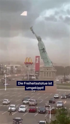 RTL Aktuell on Instagram: "Die Freiheitsstatue ist umgekippt - allerdings nicht in die New York, sondern eine Nachbildung in Brasilien. ➡️ Mehr News gibt’s täglich bei RTL Aktuell – um 18:45 Uhr bei RTL oder jederzeit streamen auf RTL+ #Redaktion #RTLAktuell"