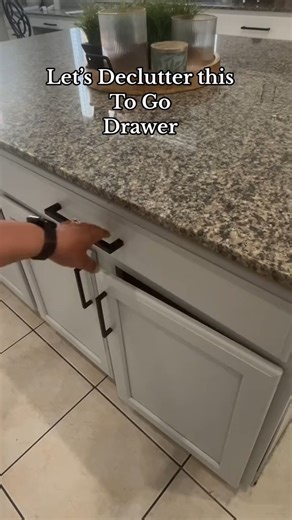 fastest way to declutter a house how to start decluttering your home decluttering hacks tips for decluttering your room home hacks on a budget home organization and decluttering hacks cheap easy home diy ideas. | Flippingcapefear