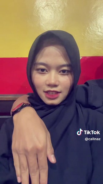 Trend Tangan Bareng Pacar: Moment Romantis yang Hits