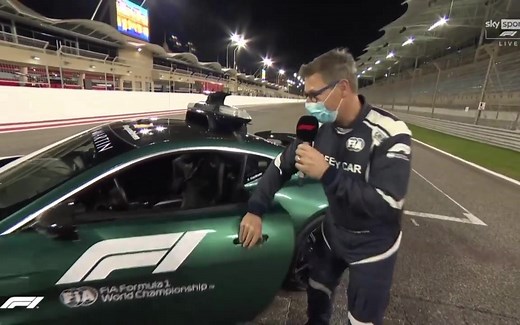 看看阿斯顿马丁安全车里都有啥 Inside the Aston Martin Safety Car F1 2021 testing