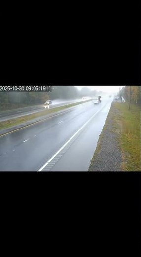 Car Hydroplanes and Spins Out in Rain 😱 #hydroplane #accident #closecall