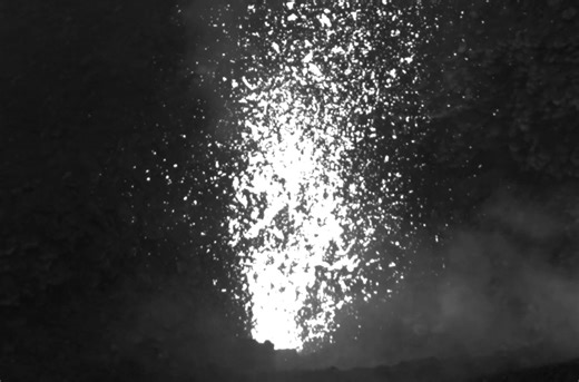 Hidden features of volcano ‘lava bombs’ caught on video