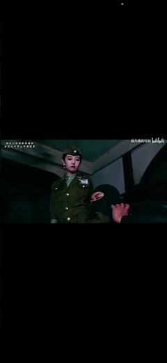 Woman breaks man’s neck with her legs ( headscissors kill )