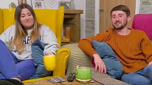 241K views · 6.3K reactions | Gogglebox watch Coronation Street Stephen's final moments | GoggleboxFanpage | Facebook