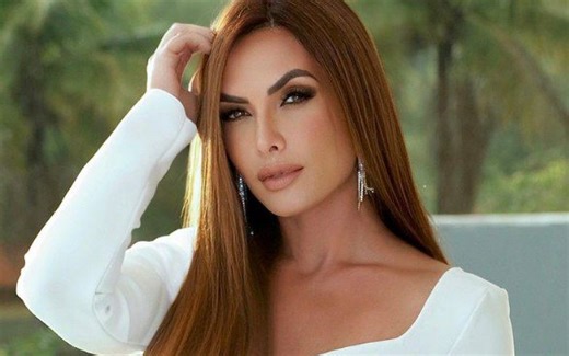 VÍDEO: Nicole Bahls revela situação inacreditável que viveu com fãs: "peguei as duas"