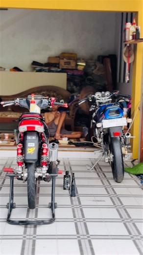 Sayaulil on Instagram: "Beda rangka tetap saudara🤝 #fyp #reelsfyp #twostrokeplatk #ninjassmodifikasi #f1zrindonesia #agstyle5km"