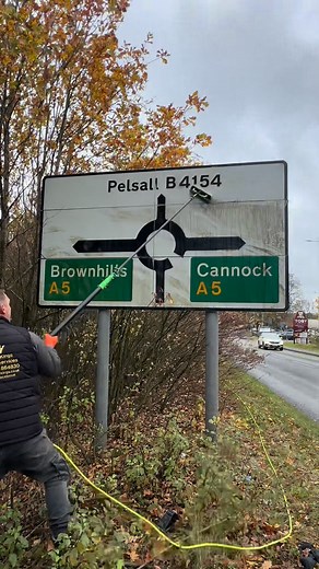 Cleaning dirty roads signs in my spare time voluntary. I really enjoy it also helps keep the road signs in the community clean 😊 #satisfyingvideos #CleaningTransformation #satisfying #communitysupport #community #CommunityStrong | Window kings cleaning services