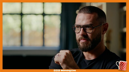 He's the singer and bassist that helped find BRIT award winning band Busted over 20 years ago. But behind all his fame and success, Matt Willis was battling an addiction to both drugs and alcohol. Last year, he released a tell-all documentary, bravely sharing how substance abuse not only nearly ruined his life, but the devastating effect it had on those who love him most. Now he's back with a podcast, chatting to fellow celebrities about how addiction has affected their lives… To watch this with
