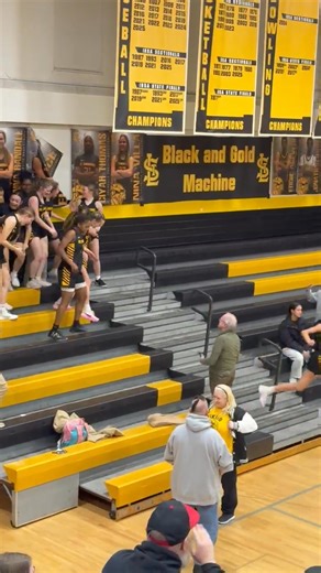 BUZZER BEATER FROM THE LOGO! Girls Basketball mounts a huge fourth quarter comeback and beats Trinity with a three pointer at the buzzer to clinch the victory in the GCAC Tournament! #DefendTheGlory #TheGoldStandard | St. Laurence High School
