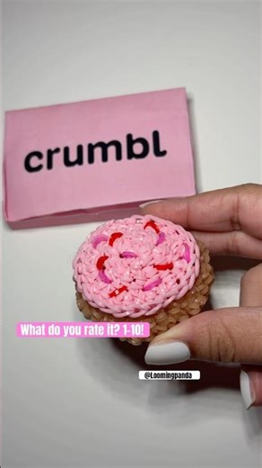 V-day ‪@crumbl‬ cookie! 🍪 #rainbowloom #loom #crochet #crumbl #diy #cute #foryou #fyp #craft #shorts