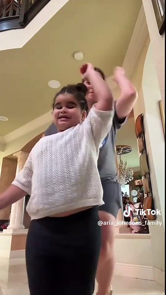 aria_johnsons_ (@aria_johnsons_family)’s videos with original sound - crdllll