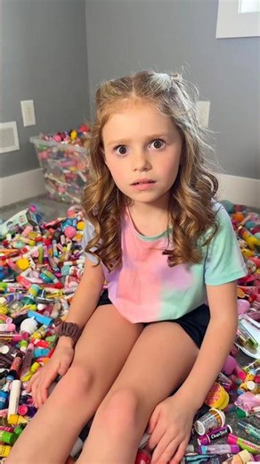 10 PINK LIP BALMS IN 10 SECONDS ⁉️😱🩷 #pink #challenge #viral #trending #lipgloss #satisfying #fun