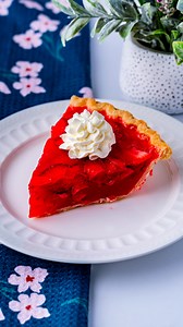 Southern Strawberry Pie Recipe! This classic southern dessert dish is so simple to make, only takes a few ingredients and is the perfect use for in season strawberries! It’s perfectly sweet, simple to make and will use up a bunch of your strawberries this strawberry season! #strawberrypie #strawberrydessert #pierecipes | Dowell Cooks