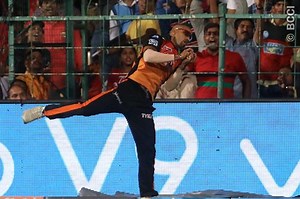 Shikhar Dhawan's one-legged catch | IPLT20